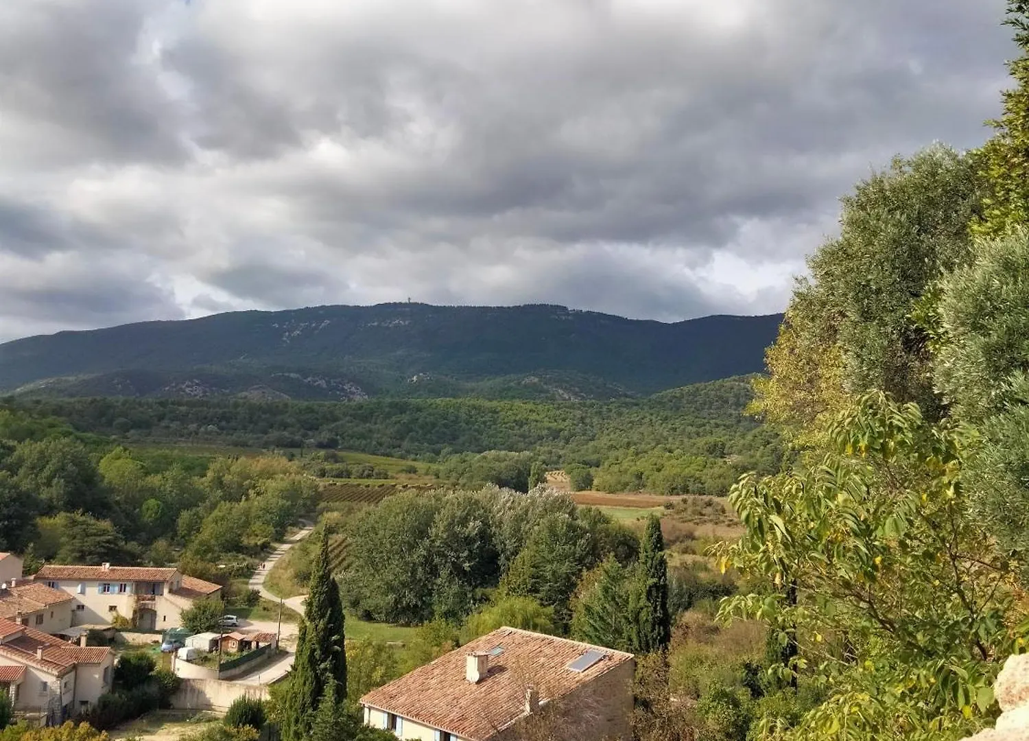 Nature Cabrieres-d'Aigues Couette-café